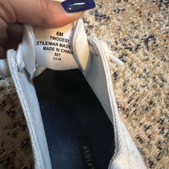 Women’s Tommy Hilfiger slip on style shoe - Picture 4 of 10